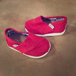 Red Canvas Tiny Toms - 4T